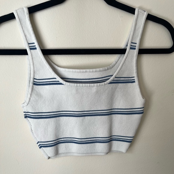 Aritzia Crop Top S - Picture 2 of 3